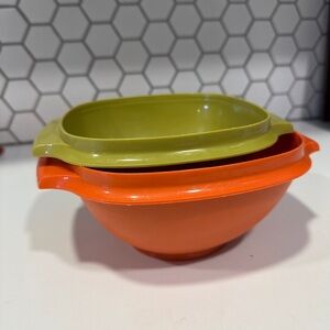 Set of two vintage Tupperware Bowls